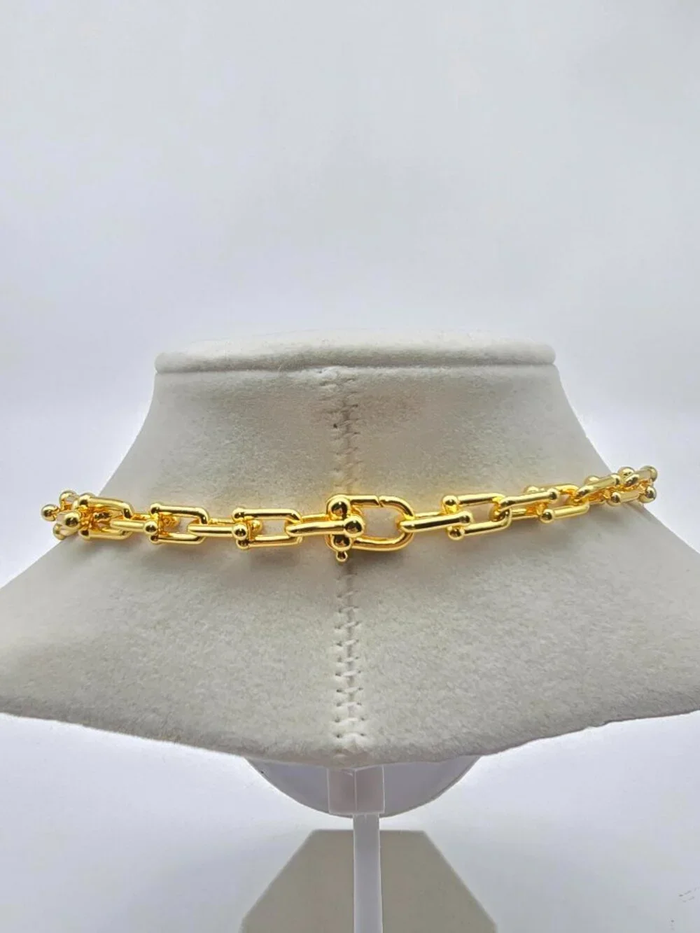 925 Pure Silver 18kPlated HorseShoe Chain w/Authentic Louis Vuitton Gold Padlock